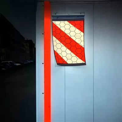 Yuk mashinasi dumini ko'tarish uchun aks ettiruvchi ogohlantirish bayroqlari